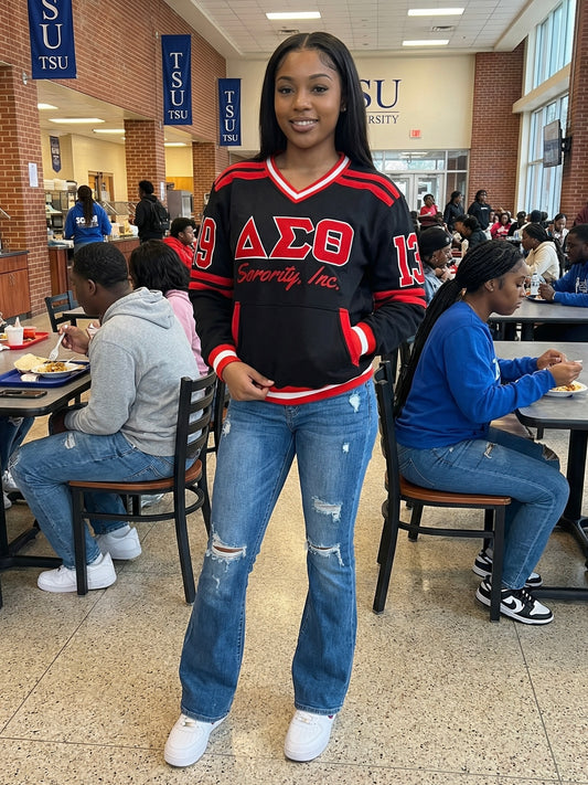 Delta Sigma Theta Black Vintage 90’s Style Sweatshirt